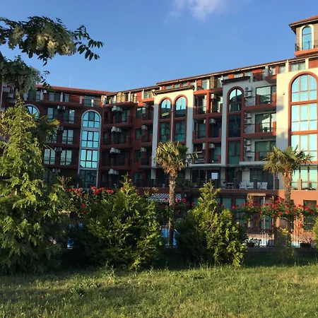 Chateau Del Marina Penthouses Апартаменты