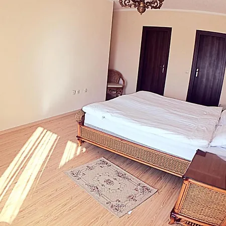 Chateau Del Marina Penthouses *