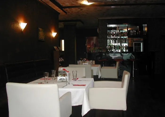 Апартаменти Chateau Del Marina Penthouses