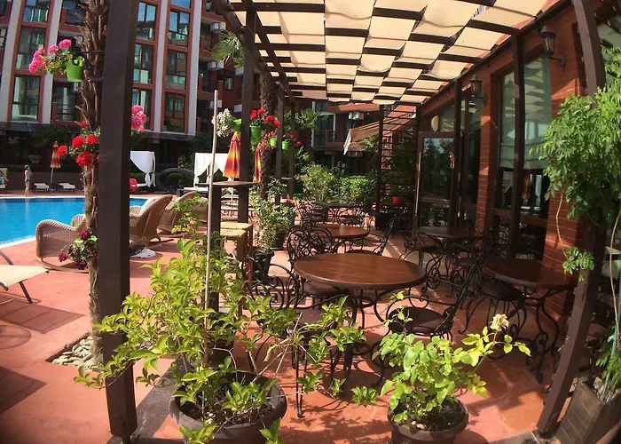 Chateau Del Marina Penthouses * Νεσέμπαρ