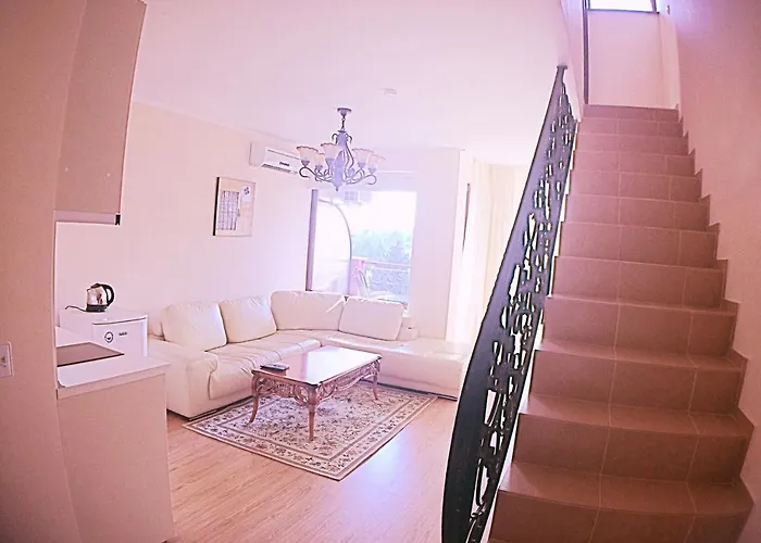 Chateau Del Marina Penthouses * Νεσέμπαρ