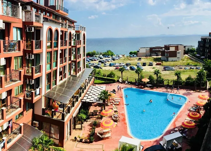 Chateau Del Marina Penthouses * Νεσέμπαρ